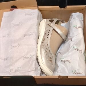 Jambu Women's Cream Athletic Shoes